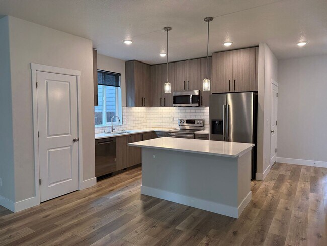 Building Photo - Beautiful Three Bedroom New Construction Home For Rent