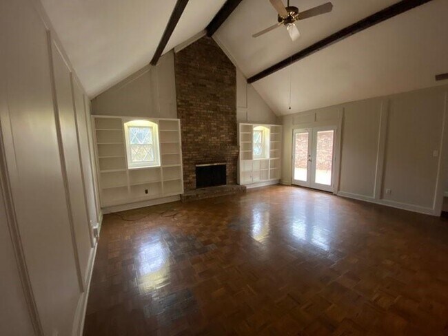 Foto del edificio - 247 Rockwood Ct NE