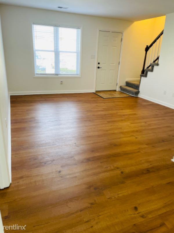 Building Photo - 3 br, 3 bath Townhome - 125 Dean Archer Rd...