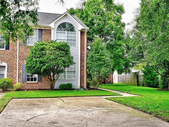 Foto del edificio - 4700 Parvathi Ct