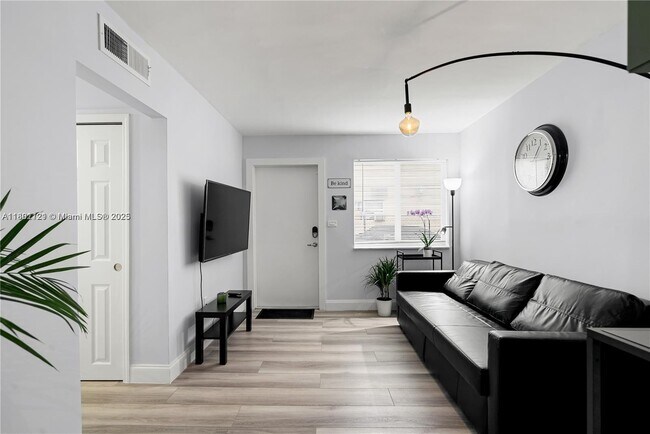 Foto del edificio - 7722 NE 3rd Ct
