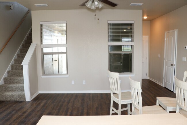 Foto del edificio - 748 Westfield Blvd