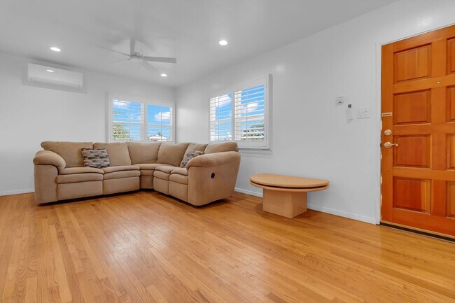 Building Photo - 1300 W 83rd Pl