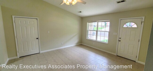 Building Photo - 3 br, 2 bath House - 1849 Tillery Square