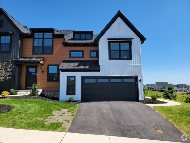 Building Photo - 2125 S Autumn Chase Dr