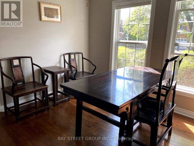 Photo du bâtiment - 1322 Roseberry Crescent