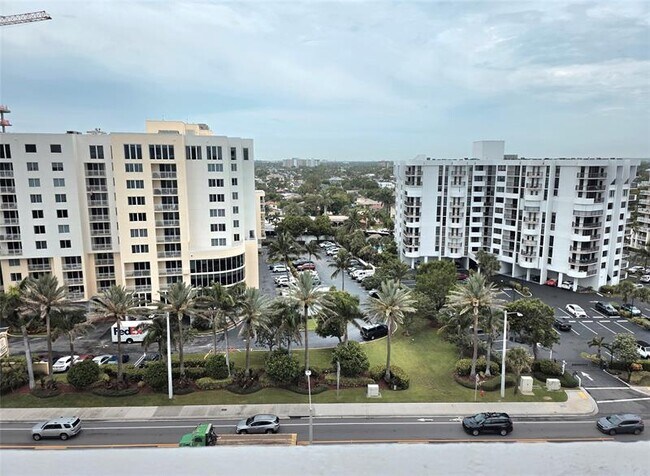 Building Photo - 1370 S Ocean Blvd