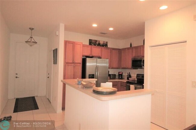 Foto del edificio - 8704 Cypress Walk Ct