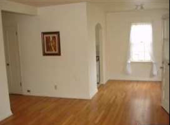 Building Interior - 1230 Allen Ct NE
