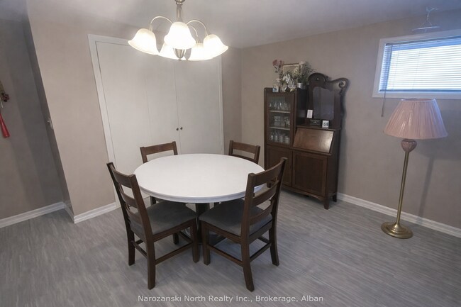 Photo du bâtiment - 1-10 Green Bay Road French River Village of Noelville Ontario P0M 2N0