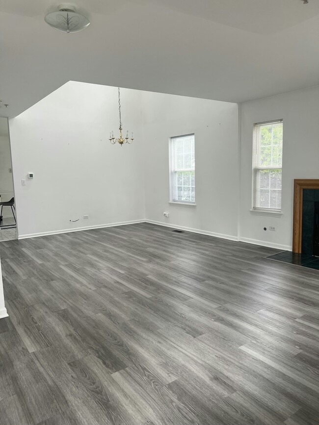 Building Photo - 1214 Orleans Dr