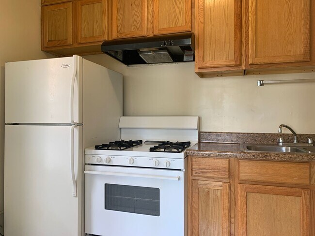 Building Photo - 321-323 Euclid Avenue