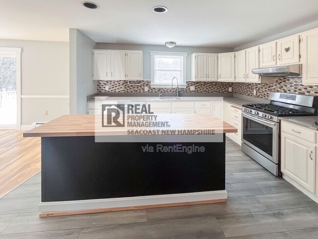 Building Photo - 10 Kelley Rd