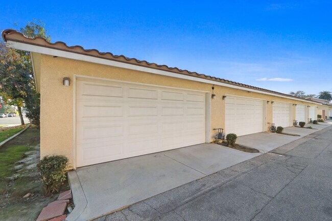 Foto del edificio - 3-Bedroom Home with Private Balcony in Pico Rivera FOR RENT