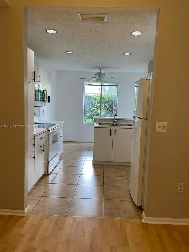 Foto del edificio - 16318 Malibu Dr