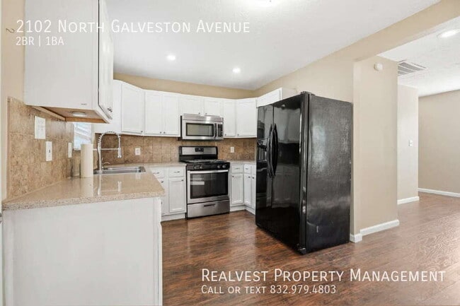 Building Photo - 2102 N Galveston Ave