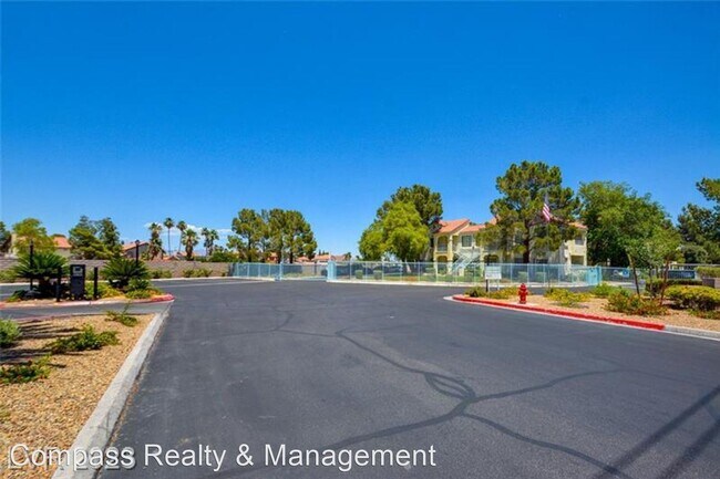 Building Photo - 2 br, 1.5 bath House - 4877 S. Torrey Pine...