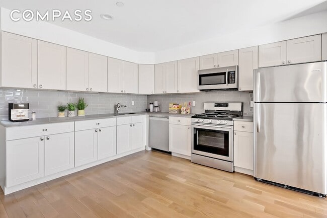 Foto del edificio - 26-20 14th Pl