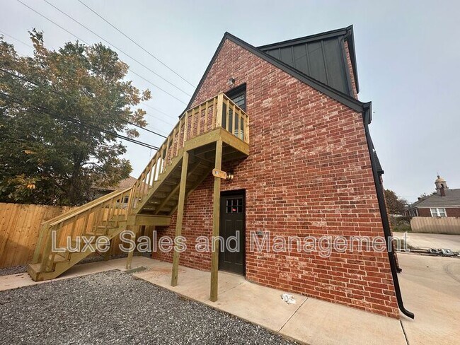 Photo - 911 NE 16th St House