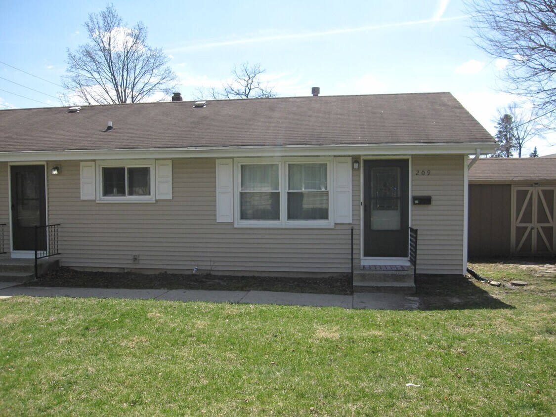 Primary Photo - 207-209 N Lord Ave
