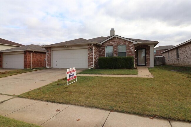 Building Photo - 4001 Country Ln