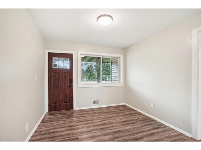 Building Photo - 8041 Lake Dr