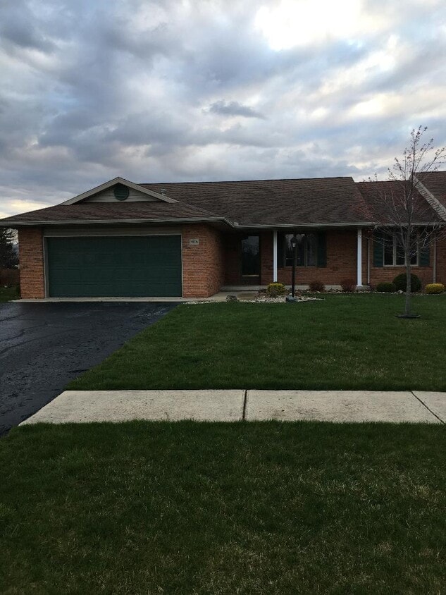 2008 Stonehedge Dr Unit 2008 Stonehedge Dr, Findlay, OH 45840 Condo