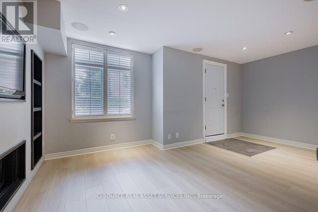 Building Photo - 108-108 Redpath Ave