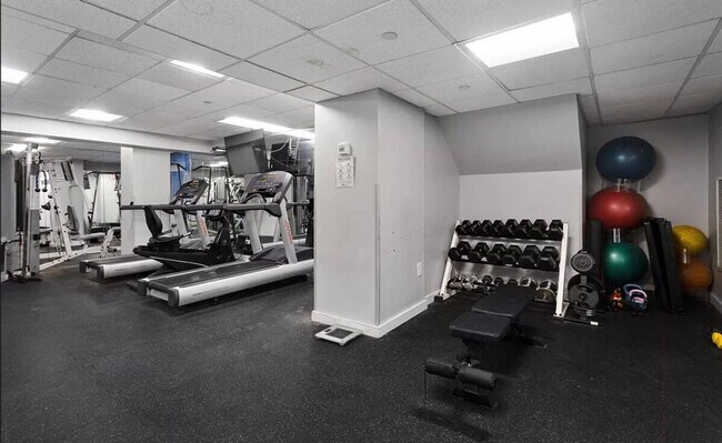 Foto del edificio - 234 W 73rd St