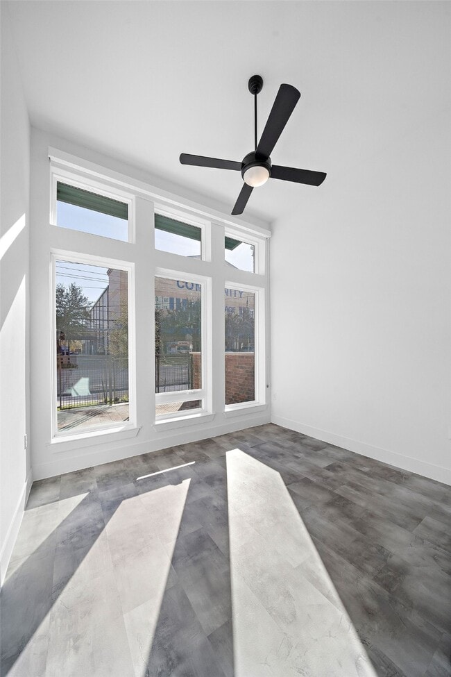 Building Photo - 2520 Washington Ave