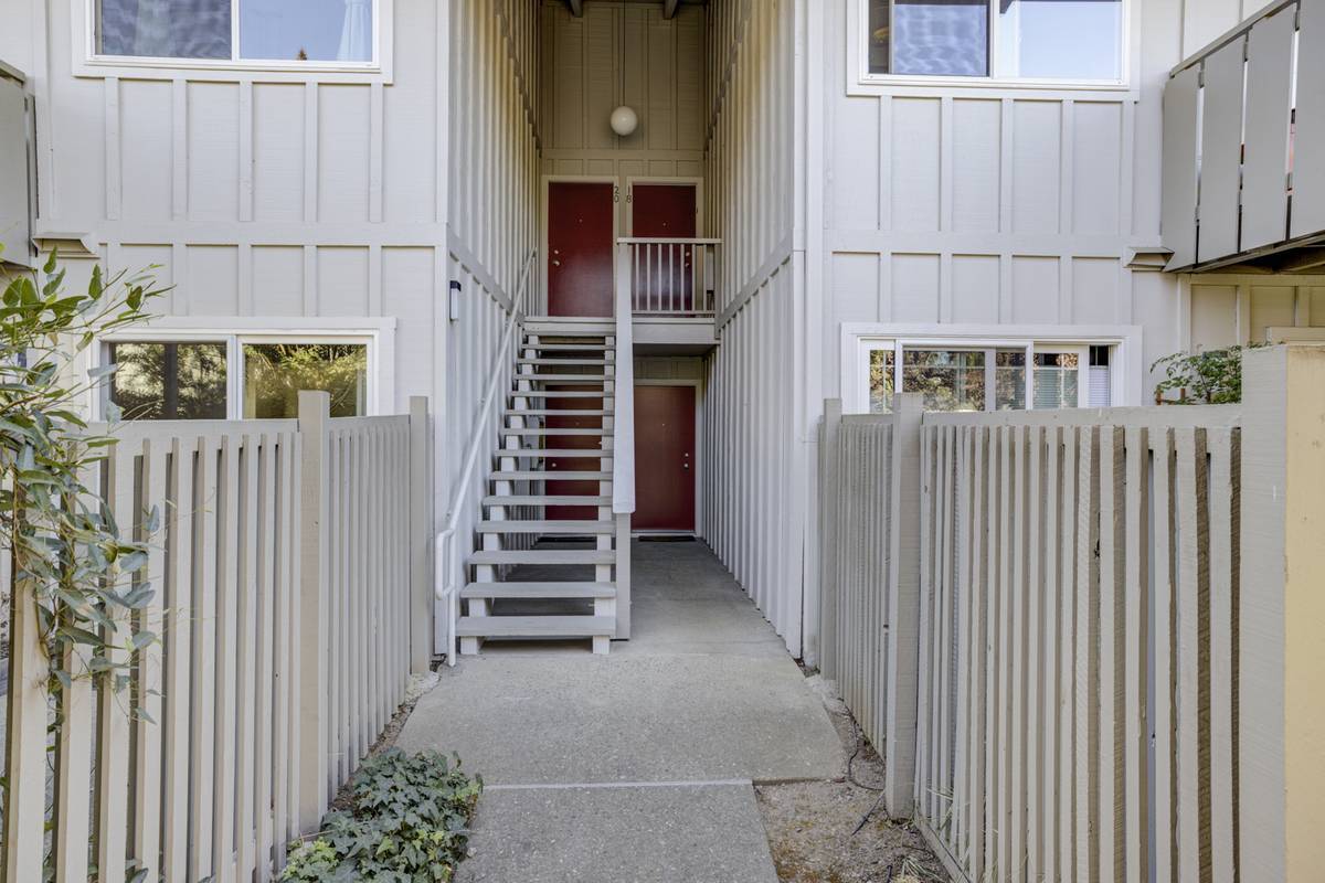 Foto principal - 255 S Rengstorff Ave