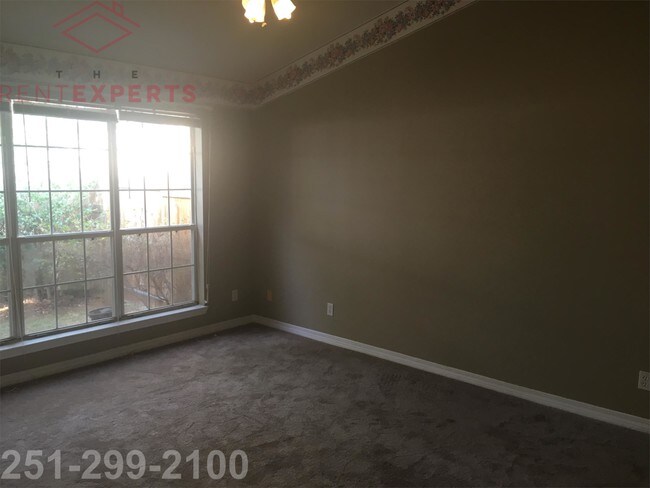Building Photo - 266 Spring Lake Dr N