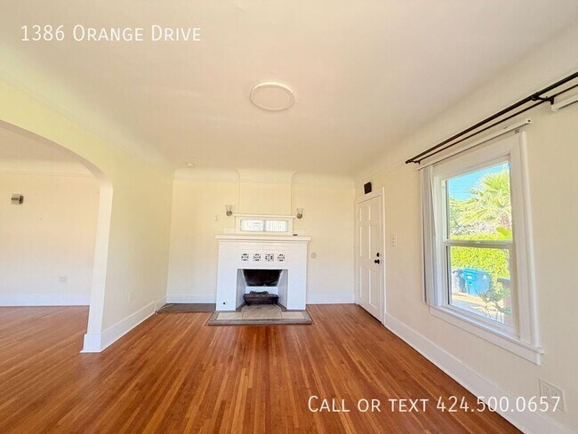 Foto del edificio - 1386 S Orange Dr