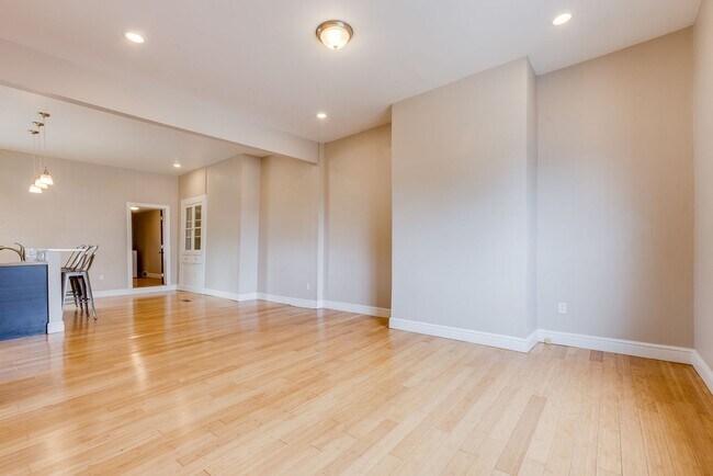 Foto del edificio - AVAILABLE JUNE 2026 - Spacious 4 Bedroom, 2 Bath Home Minutes from East Carson!