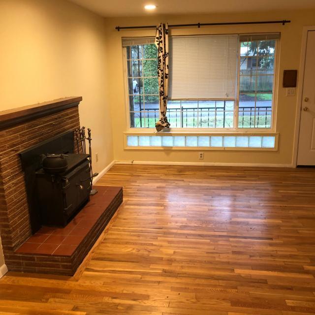 Building Photo - 3 bedroom in Seattle WA 98125