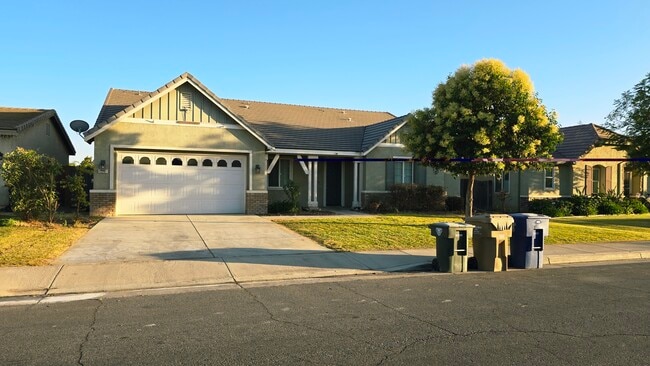 Building Photo - 12207 Trackside Dr