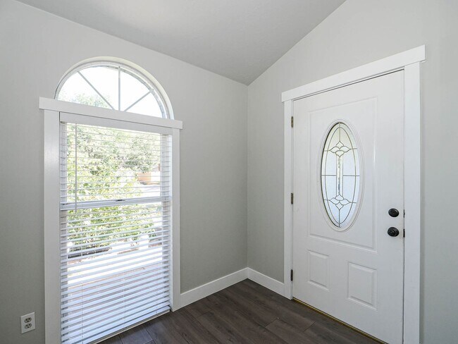 Building Photo - 408 E 775 N