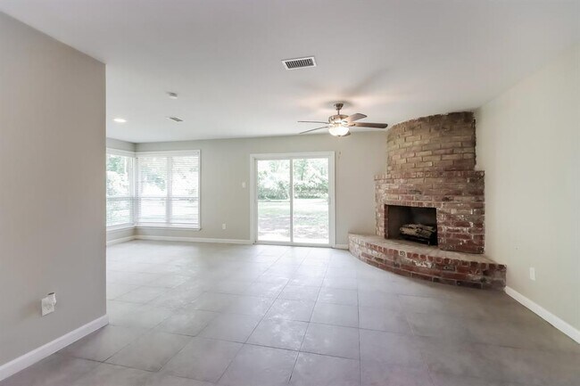 Foto del edificio - 24518 Pine Canyon Dr