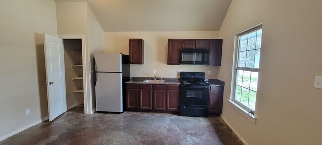 Foto del edificio - Amazing 3 Bed/1 Bath, Newer Construction, ...