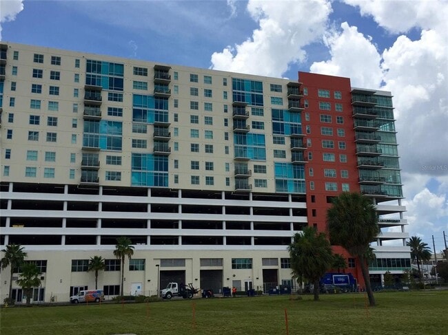 Building Photo - 1120 E Kennedy Blvd