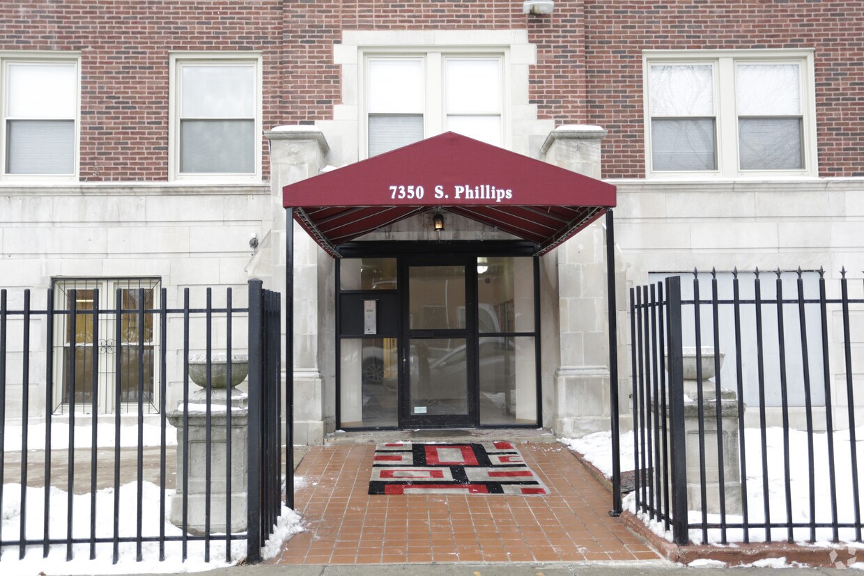 Building Photo - 7350 S Phillips Ave