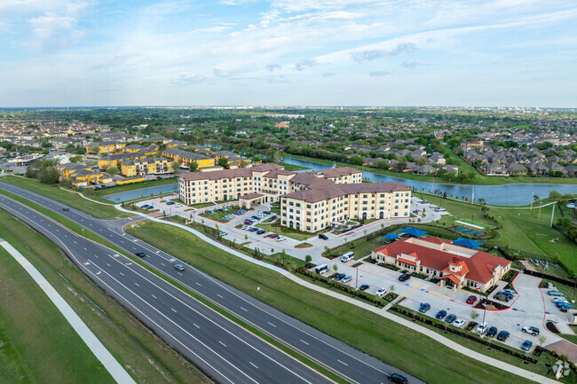 1850 E League City Pky League City, TX - Grand Living at Tuscan Lakes