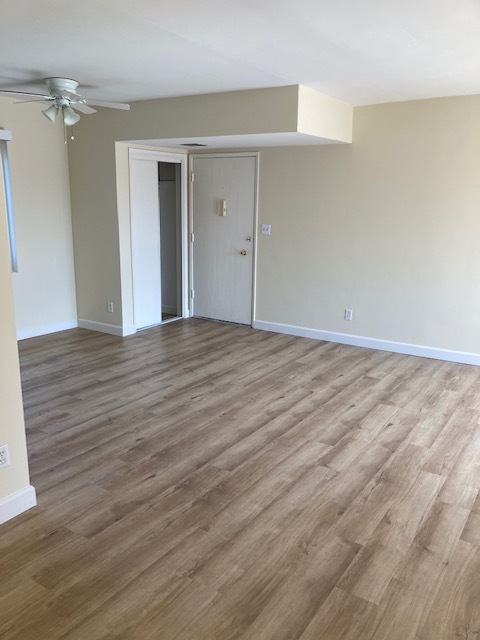 Entry - 6432 Agnes Ave