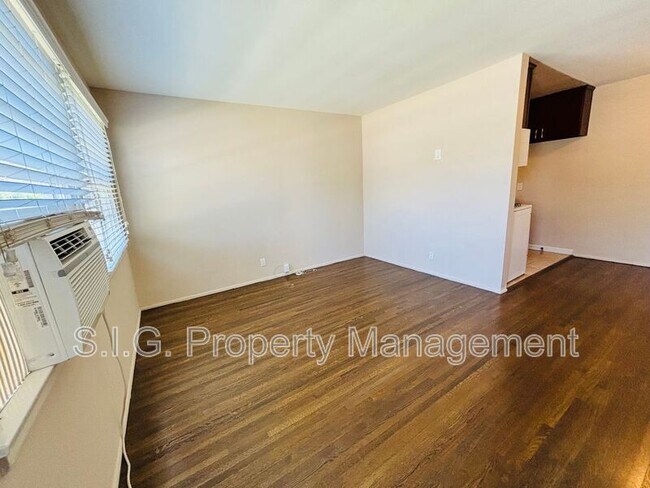 Foto del edificio - 1702 W Victory Blvd