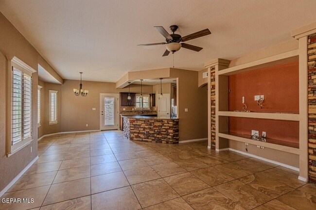 Building Photo - 3824 Loma Brisa Dr