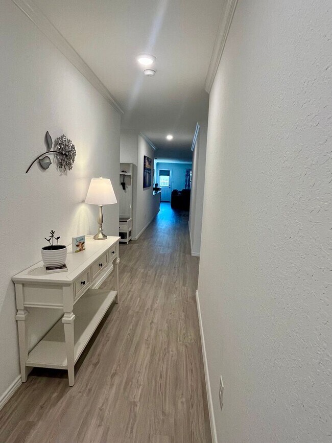 Building Photo - 7715 Yeti Pk