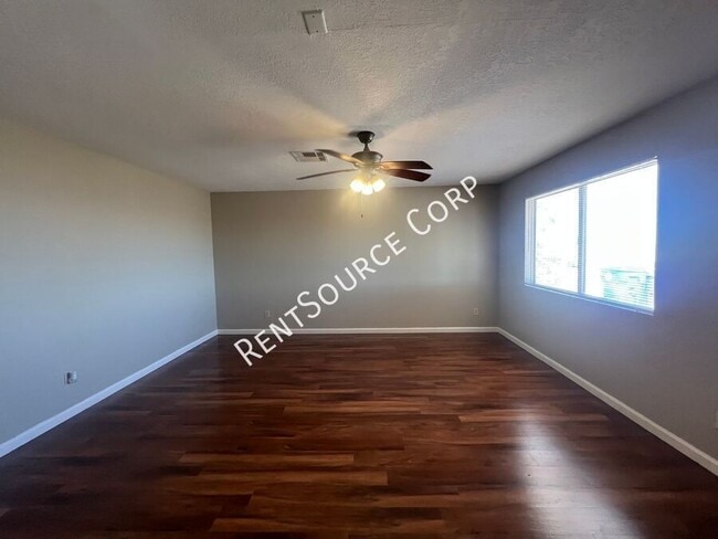 Building Photo - 27333 Mesquite St
