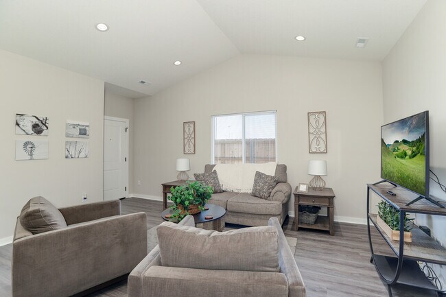 Building Photo - 1743 Rover ct