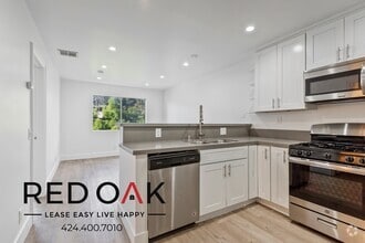Building Photo - 3540 Fletcher Dr