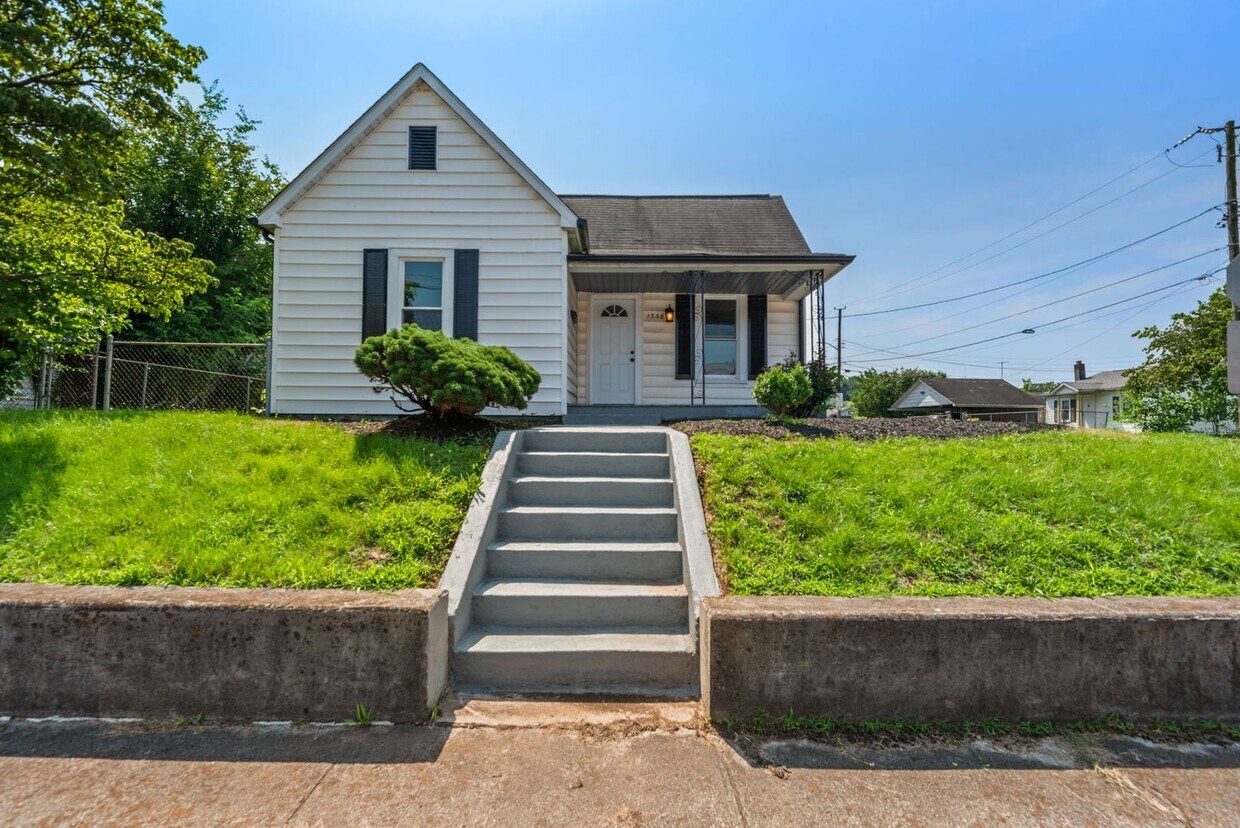 Primary Photo - Knoxville 37921 - 2 Bedroom, 1 bath home -...